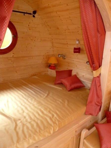 Le Chalet Du Chemin Et Sa Roulotte Berviller-en-Moselle Habitación foto