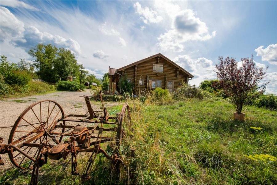 Le Chalet Du Chemin Et Sa Roulotte Berviller-en-Moselle Exterior foto